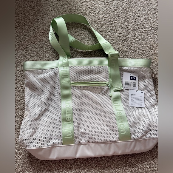Lululemon Mesh Tote 20L - Picture 1 of 5